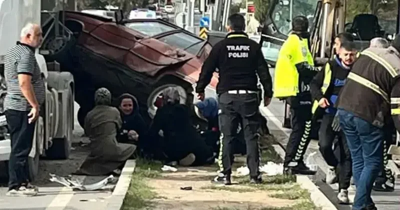 Ankara da 2 aracın çarpıştığı kazada 5 yaralı