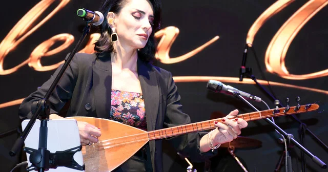 Türk halk müziği sanatçısı Özlem Özdil Kırıkkale de konser verdi Kırıkkale Haber Habertürk Yerel Haberler