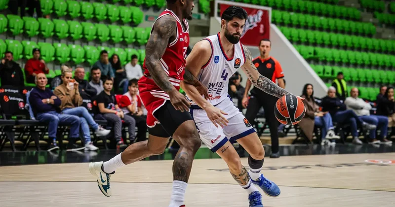 Anadolu Efes farklı kaybetti