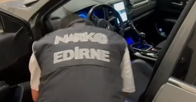 Kapıkule de aracın gizli bölmelerinden 23 kilo 820 gram skunk çıktı Edirne Haberleri