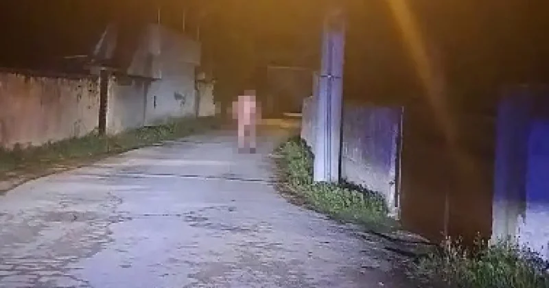 Zabıtanın işlem yaptığı dilenci soyunarak kaçtı