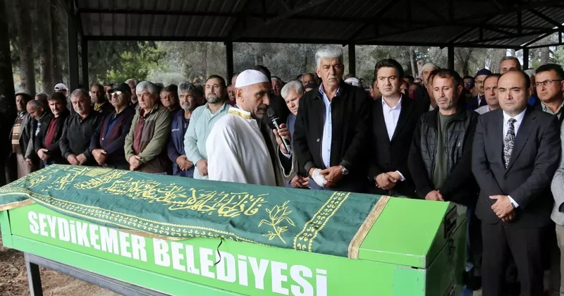 Muğla da zehirlenme şüphesiyle ölen genç kız defnedildi