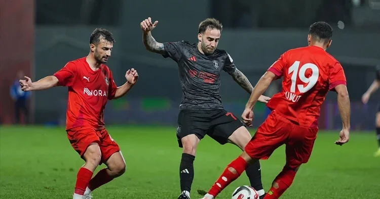 Pendikspor, Manisa FK yı 2 golle devirdi!