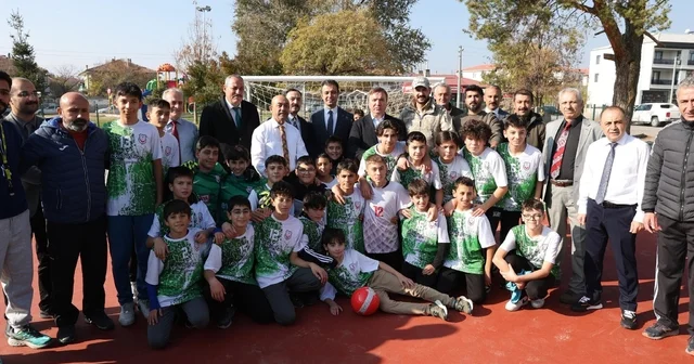 Erzincan da 101 okulun bahçesine kauçuk zemin yapıldı Erzincan Haberleri