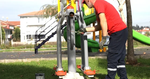 Erenler Belediyesi park ve bahçelerde çalışmalarını sürdürüyor Sakarya Haberleri