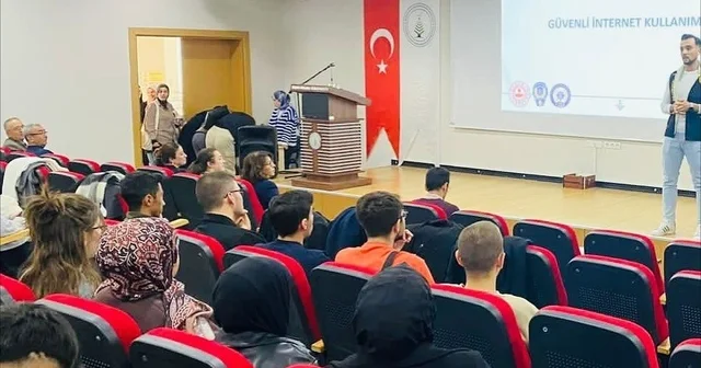 Kütahya da öğrencilere siber güvenlik ve bilinçli internet kullanımı semineri Kütahya Haberleri