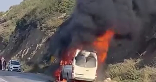 Alevlere teslim olan minibüs kullanılmaz hale geldi Hatay Haberleri