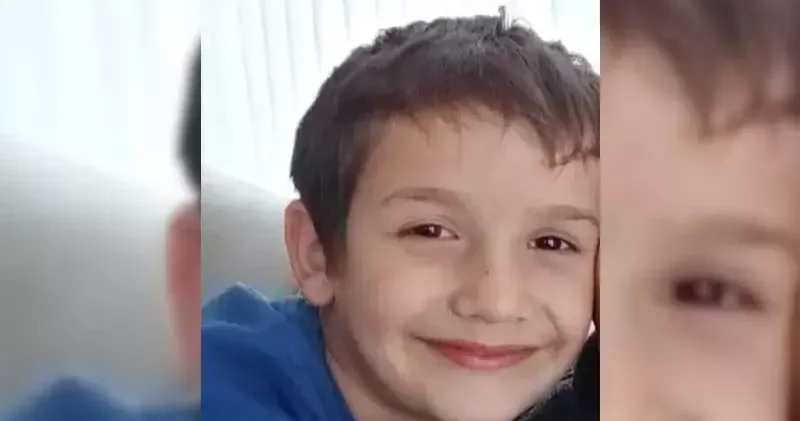 Elektrikli bisiklet, bina duvarına çarptı; 2 arkadaştan 1 i öldü