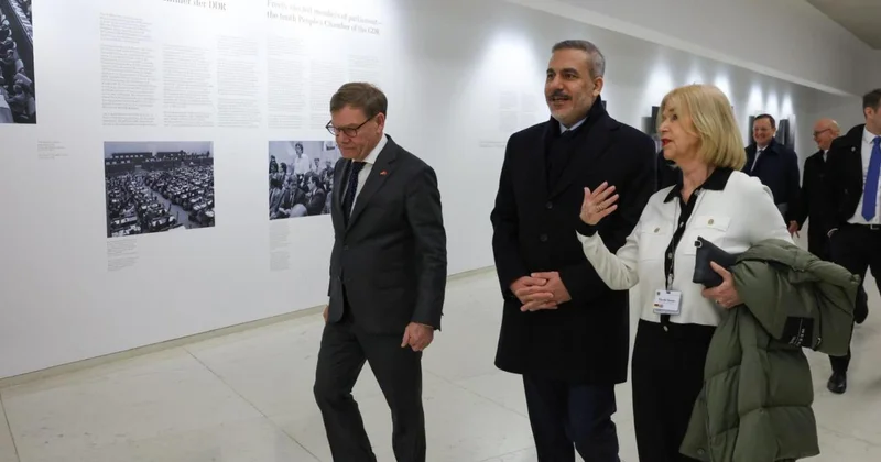 Bakan Fidan Almanya Federal meclis binasını ziyaret etti