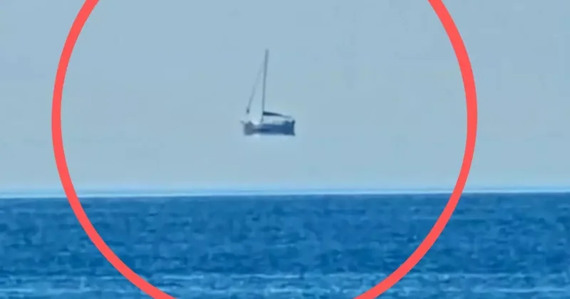 Muğla da havada asılı duran tekneyi görenler gözlerine inanamadı