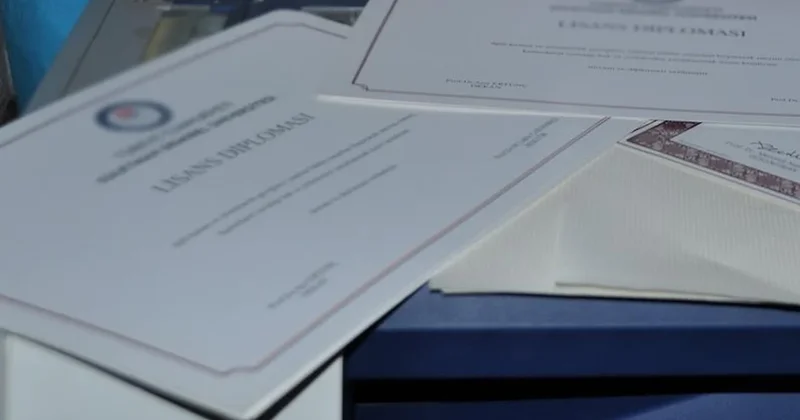 Özgeçmişinde yalan söylediğini itiraf eden Bakan, istifa etti Sözcü Gazetesi