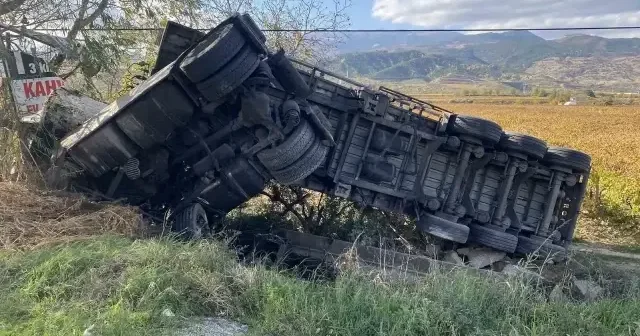 Alaşehir’de süt tankeri üzüm bağına uçtu VİDEO İZLE