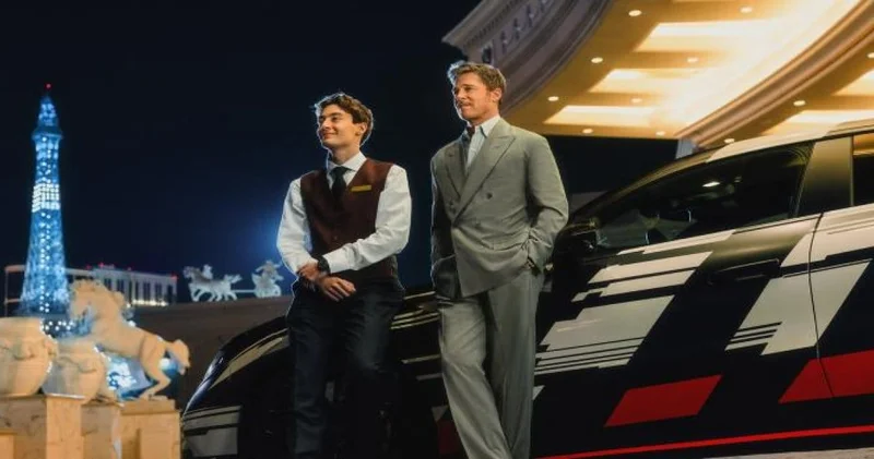 Brad Pitt ve George Russell, yeni Mercedes AMG GT XX ile Las Vegas sokaklarında