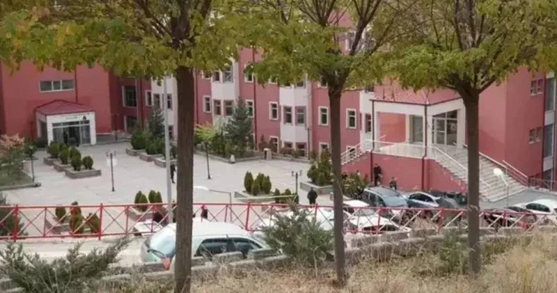 Gümüşhane Üniversitesi nde silahlı rehin alma olayına öğrencilerden protesto