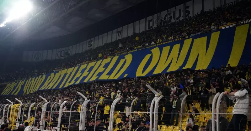 Fenerbahçe den maç sonunda Galatasaray derbisine özel pankart