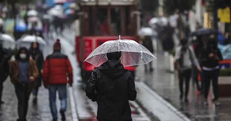 İstanbullular dikkat! AKOM uyardı: Hafta sonu kuvvetli sağanak geliyor!