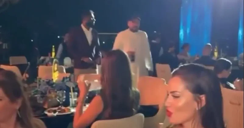 Fahriye Evcen, gösterdiği fotoğrafla hayranlarını mest etti