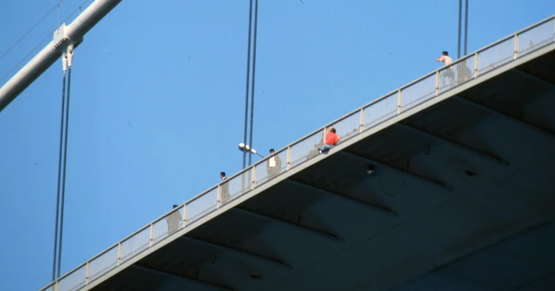 Ehliyetine el konulunca Boğaz Köprüsü nden atladı Sözcü Gazetesi