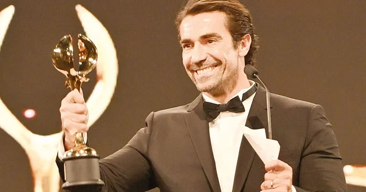 İbrahim Çelikkol Dubai’de ödül aldı