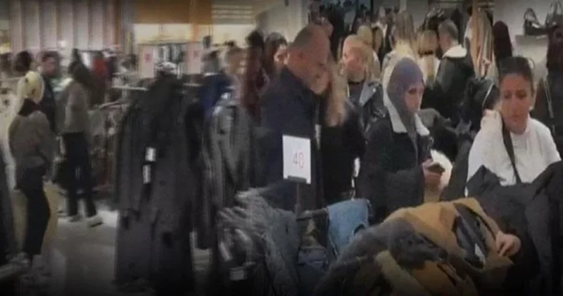 İndirimler başladı vatandaş akın etti! İstanbul da Efsane Cuma yoğunluğu