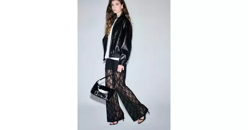 Yeni yılın ışıltılı dokunuşları DeFacto koleksiyonunda