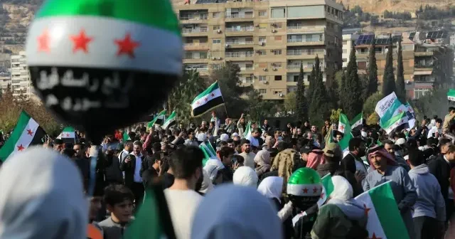 Suriyeliler Esed rejiminden kurtuluşunu Düşmanı Caydırma Operasyonu nun yıl dönümünde coşkuyla kutladı VİDEO İZLE