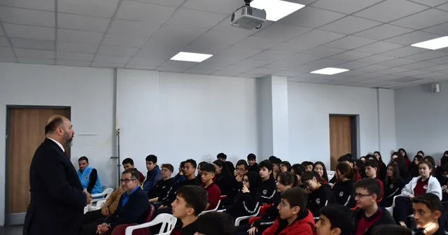 Kütahya Abdülhamid Han Anadolu Lisesi nde Hz. Peygamber ve Şahsiyet İnşası konulu konferans Kütahya Haberleri