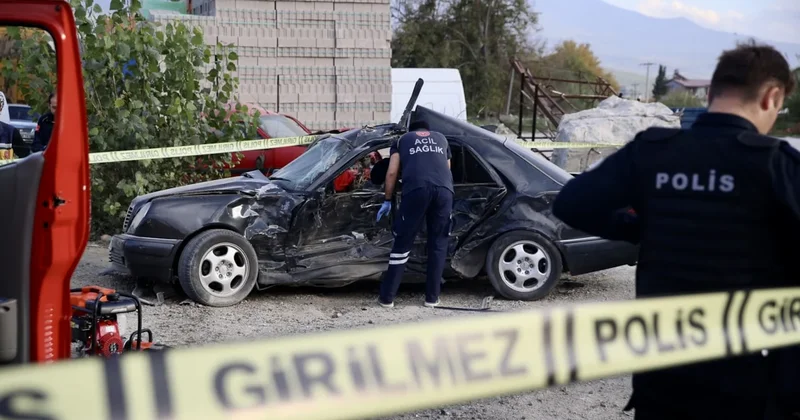 Park halindeki araca daldı: Feci kazada 1 can kaybı Sözcü Gazetesi