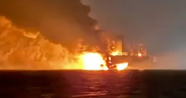 Kandıra açıklarında gemi yangını: 25 kişilik mürettabat tahliye edildi VİDEO İZLE