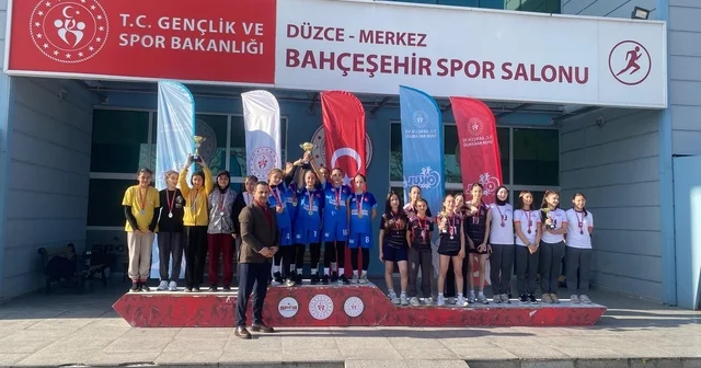 Düzce nin en hızlıları yarıştı Düzce Haberleri