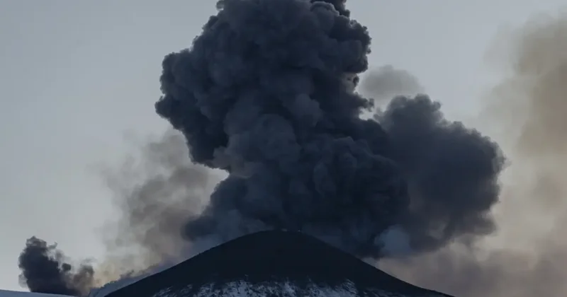 Etna Yanardağı’nın volkanik faaliyeti devam ediyor