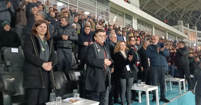 Amedspor davet etti; Leyla Zana tribünde Sözcü Gazetesi