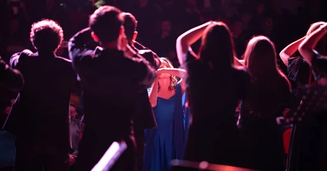 Ayvalık ta müzik ve dayanışmayla özel konser Balıkesir Haberleri