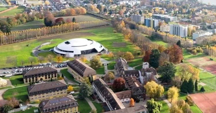 Dünyanın en pahalı okulu