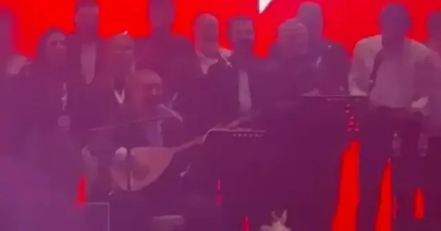 AK Partili Mustafa Şen’den “Dombra” performansı VİDEO İZLE