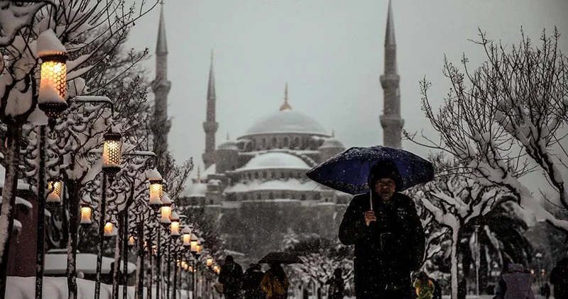 İSTANBUL A KAR NE ZAMAN YAĞACAK? Meteoroloji den İstanbul hava durumu uyarısı geldi! Yılbaşında İstanbul a kar yağışı geliyor mu, ne zaman?