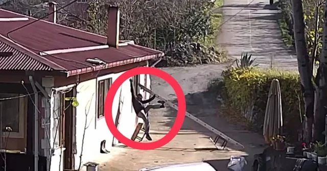 Baca şapkasını değiştirmek için çıktığı çatıdan düştü; o anlar kamerada Ordu Haberleri