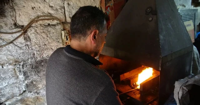 Eski yöntemlerle ürettiği kebap şişlerini 15 ülkeye ihraç ediyor Avrupa nın kebap şişleri Gaziantep ten Gaziantep Haberleri