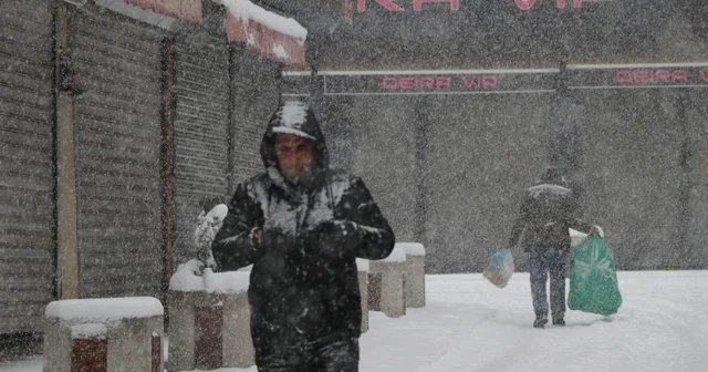 Van da 569 yerleşim yeri ulaşıma kapandı Van Haberleri