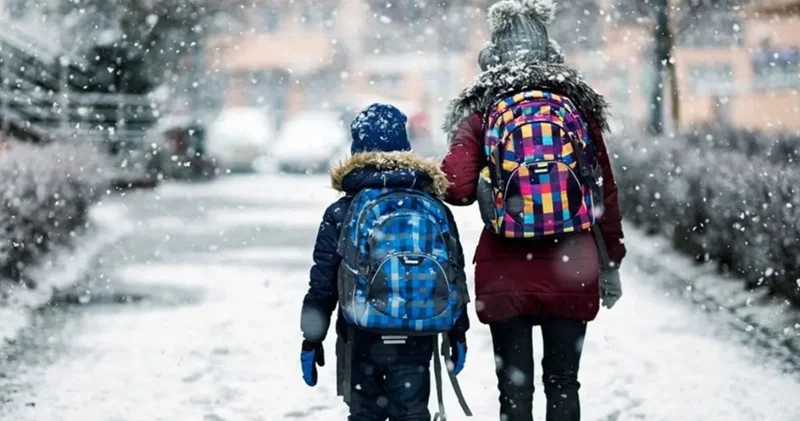 Şehir karla kaplandı; okullar tatil ilan edildi