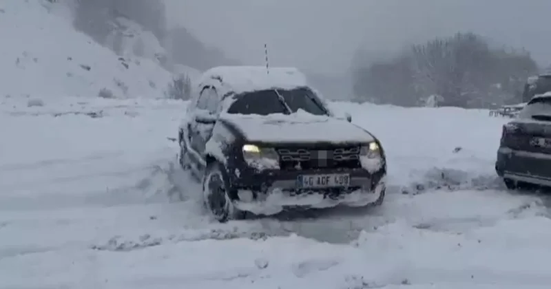 Sakarya’da kar mesaisi: Kimi yolda kaldı, kimi keyfini çıkardı