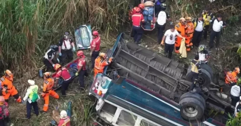 Guatemala da Otobüs Kazası: 15 Ölü