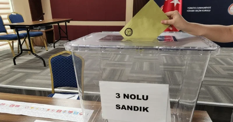 Son ankette 3 üncü olan parti herkesi şaşırttı