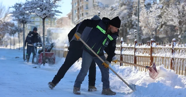 Büyükşehir in kar timleri işbaşında Erzurum Haberleri