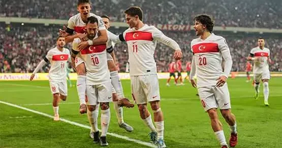 Yılın en iyi genç 11 i açıklandı! 2 milli yıldıza büyük onur