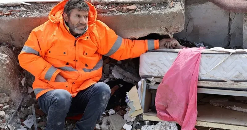 Pakette örtülü af Sözcü Gazetesi