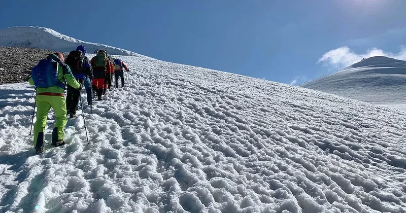 Parçalar ortaya çıktı dünyanın gözü Ağrı Dağı na çevrildi Sözcü Gazetesi