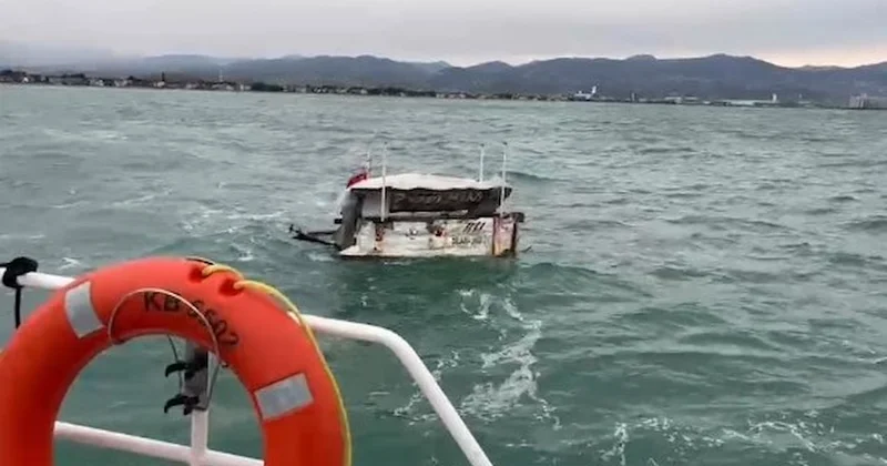 Halatı çözülen tekne açık denizde sürüklendi Sözcü Gazetesi