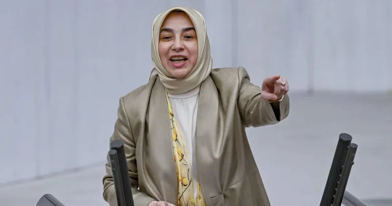 Mülakatsız işe alımlar için Utanmıyoruz, gurur duyuyoruz demişti: Özlem Zengin in kardeşi başhekim olarak atandı