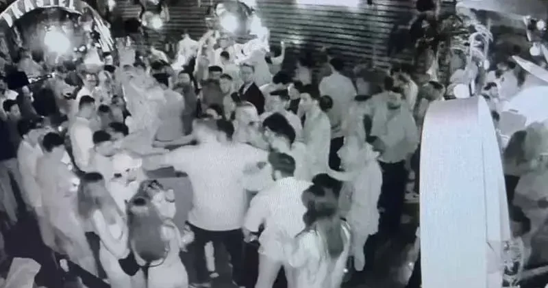 Beyoğlu’nda eğlence mekanında sarkıntılık iddiası; kafa attı cam bardakla yaraladı